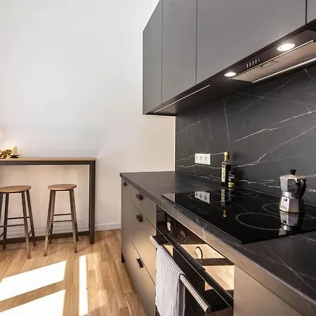 Cozy 2-bedroom Oasis In Appartement Riga